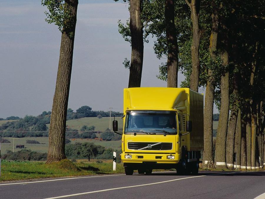  Volvo FL 2000 года  (фото 2 из 22)